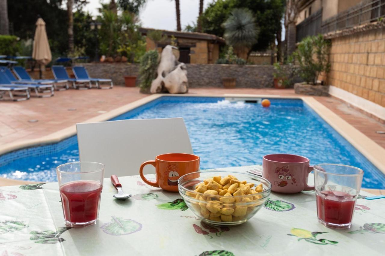 Alelida Villa con piscina Cinisi Esterno foto